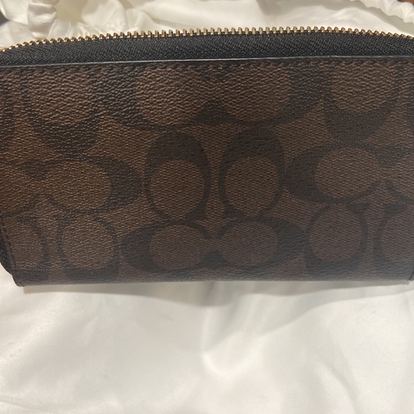 Coach wristlet - Picture 4 of 8